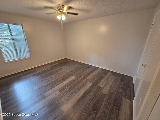 Building Photo - 3550 Sable Palm Ln