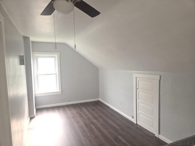 Building Photo - 1018 Bucknell Ave