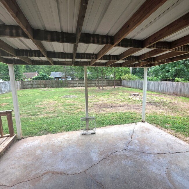 Building Photo - 3228 W Village Ln