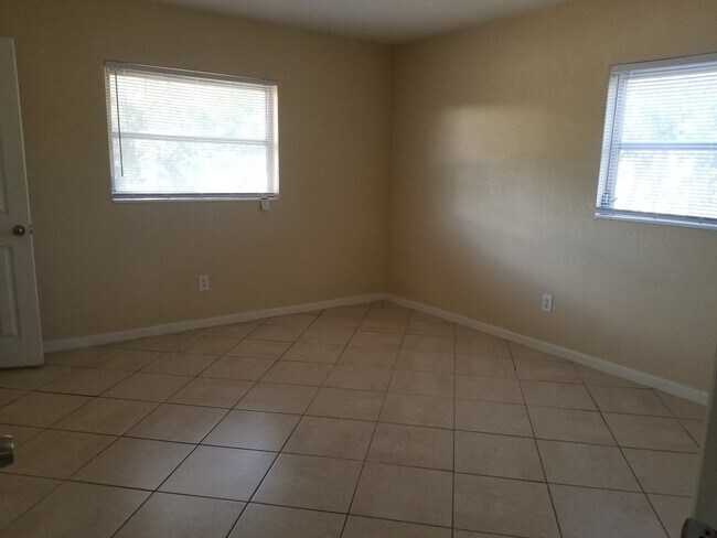 Building Photo - Spacious 3 Bedroom Home in Winter Haven