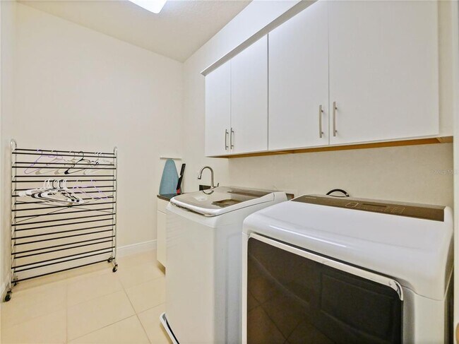 Building Photo - 15704 Marina Bay Dr