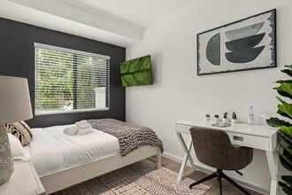 Building Photo - 1702 Malcolm Ave