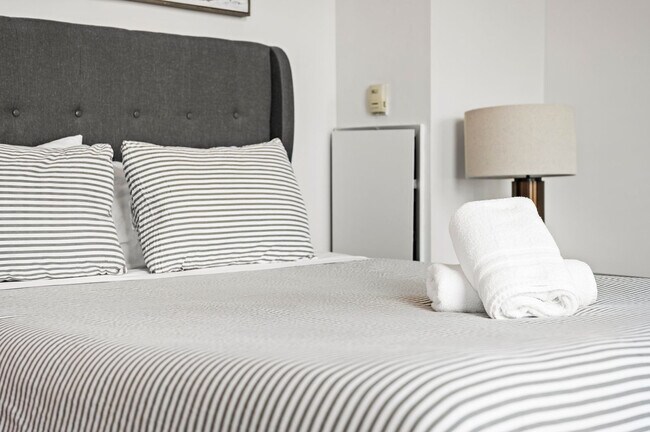 Building Photo - 160 E Berkeley St