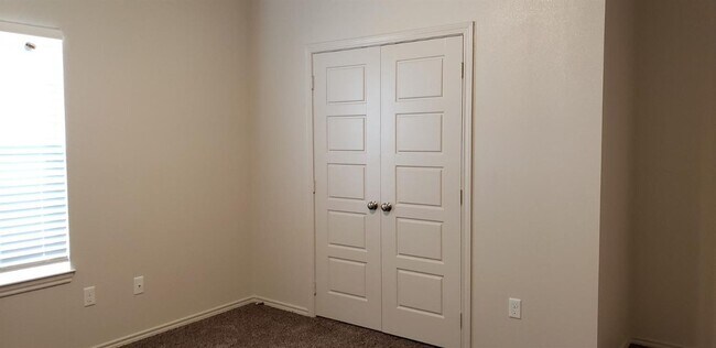 Building Photo - Cooper ISD- Luxury Duplex in Southwest Lub...