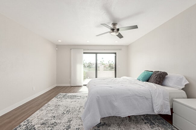 Building Photo - 8175 E Del Cuarzo Dr