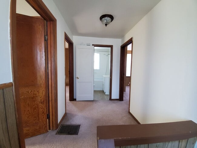 Building Photo - 935 Dousman St
