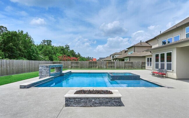Building Photo - 12907 Mustang River Dr