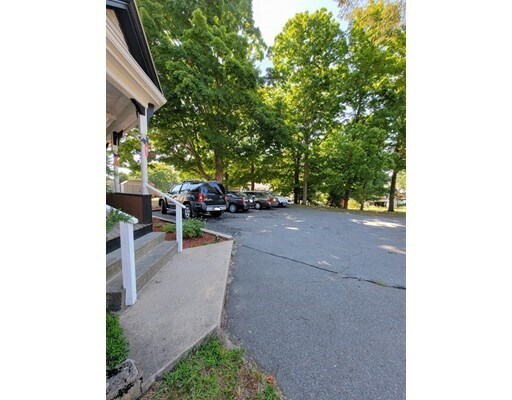 Building Photo - 33 Oak St