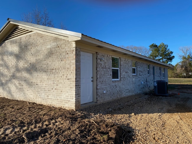 Building Photo - 1291 Randall Rd