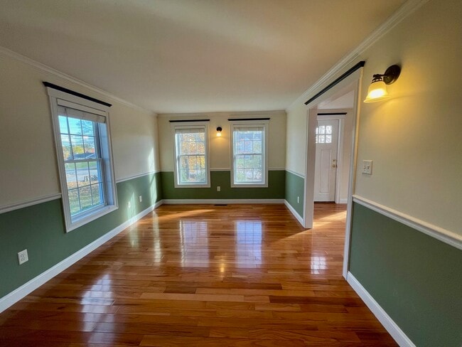 Building Photo - 27 Weare Rd