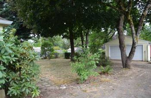 Building Photo - Wonderful Cottage 3 Blocks from Beaverton ...