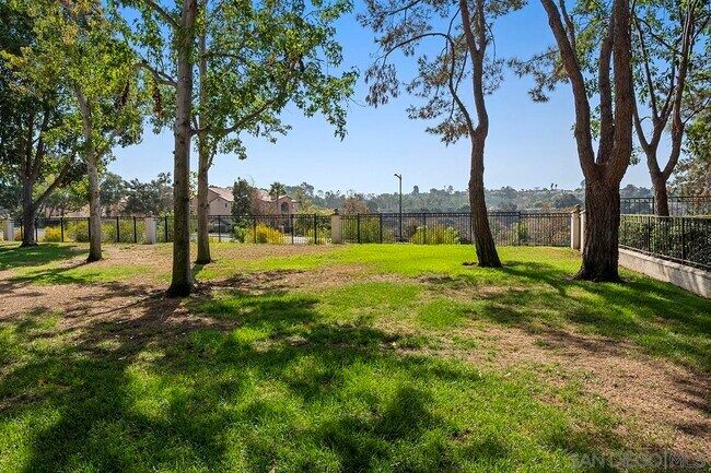 Building Photo - 7274 Shoreline Dr