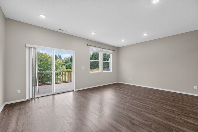 Building Photo - 913 N 18th Ave