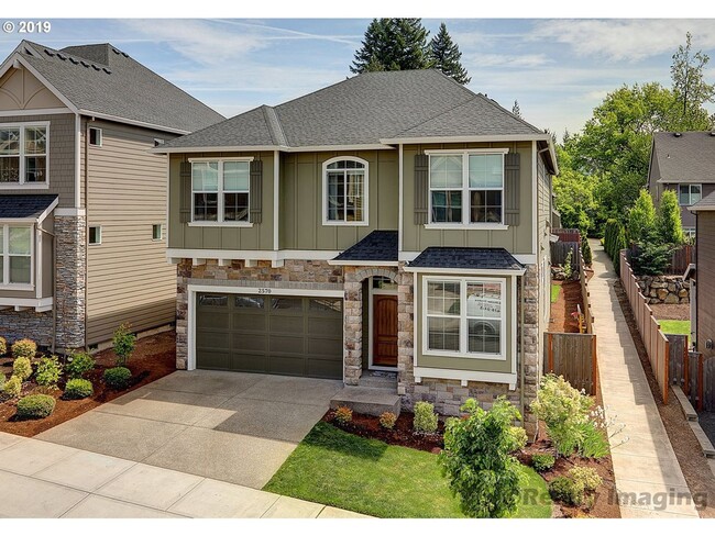 Building Photo - FOR RENT UNFURNISHED: Beautifully maintained 2015 Noyes-built home, 5 bed, 3 bath, 2 car garage w...