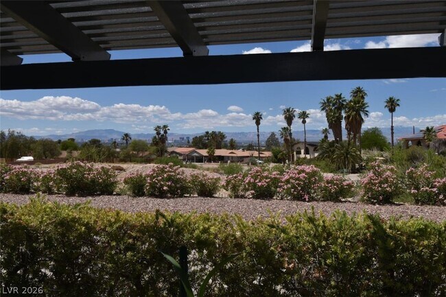 Building Photo - 6889 Beverly Glen Ave