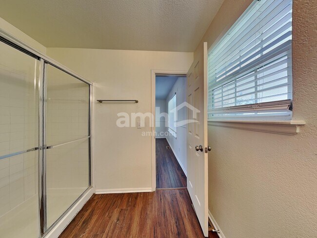 Building Photo - 13656 Adams St