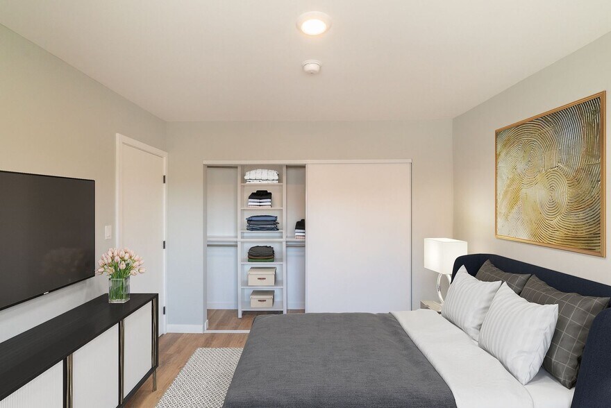 Interior Photo - 4511-4517 Prospect Ave