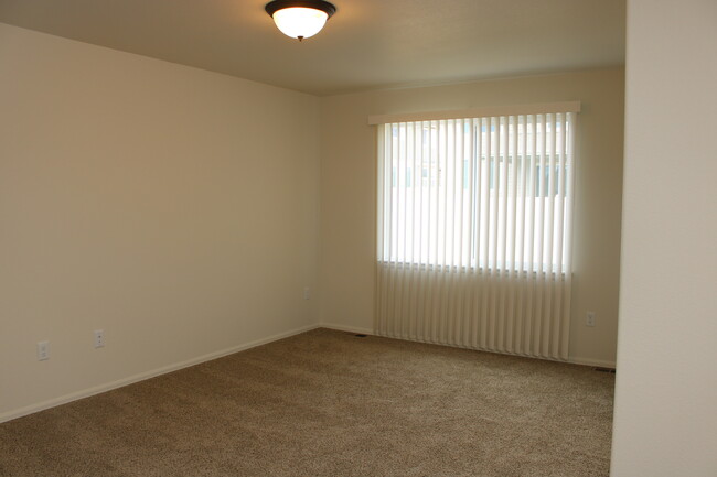 Building Photo - 3 bedroom, 2 bath in Severance!