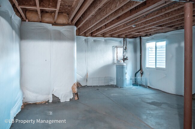 Building Photo - 10590 Pearlwood Cir