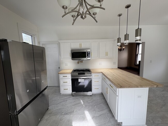 Building Photo - 110 S 4th St