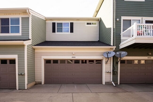 Building Photo - 4040 Plum Creek Dr
