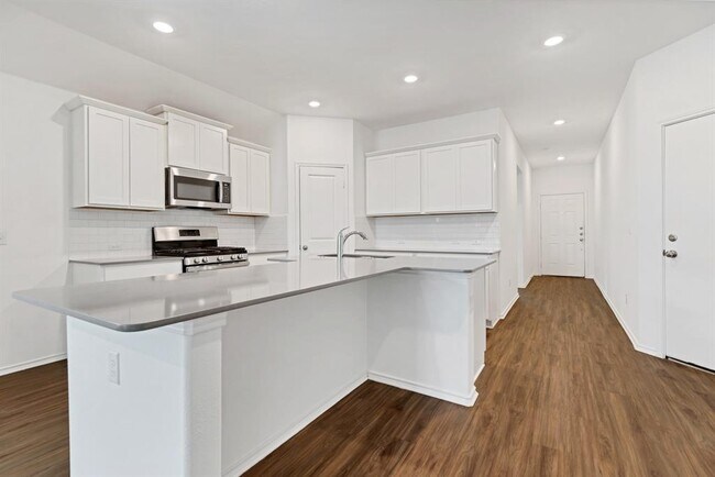 Building Photo - 332 Escondido Cir