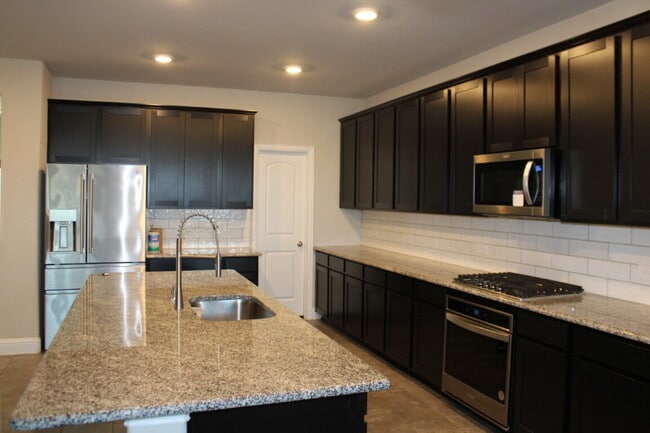 Building Photo - 1995 Ocelot St