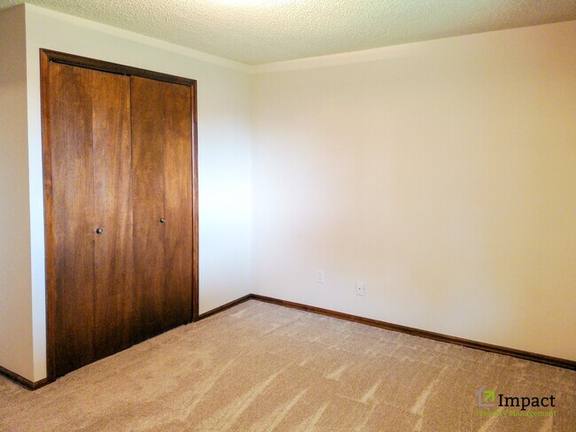 Building Photo - 5005 Sunbird Cliffs Dr
