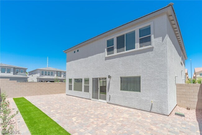Building Photo - 5733 S Tioga Way