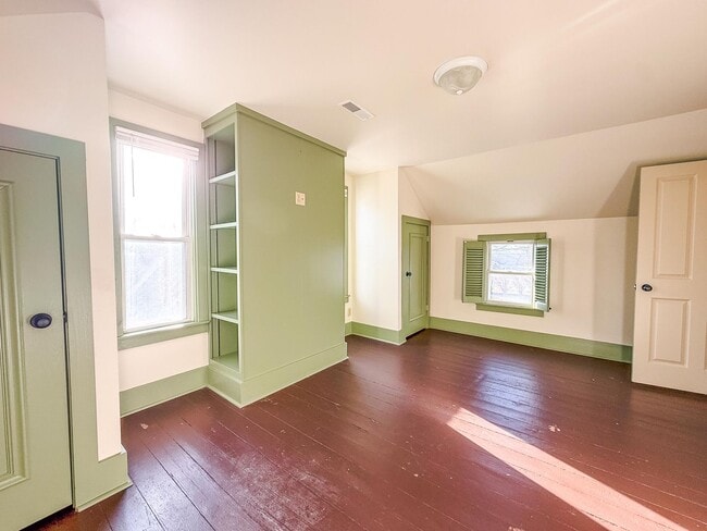 Building Photo - 3 bedroom, 2 bathroom Quiet Retreat With Scenic Views-Mansfield, Illinois