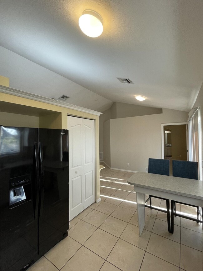 Building Photo - 1602 SW 16th Ct