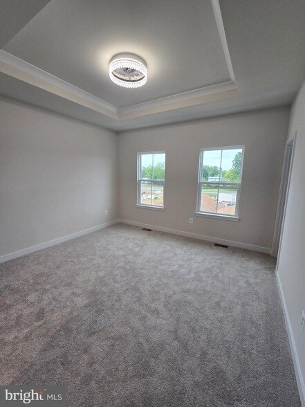 Building Photo - 33 Oasis Ave