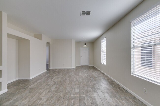 Building Photo - Beautifully updated 3-bedroom home offerin...