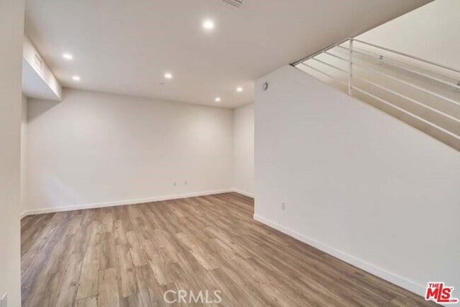 Building Photo - 14822 Magnolia Blvd