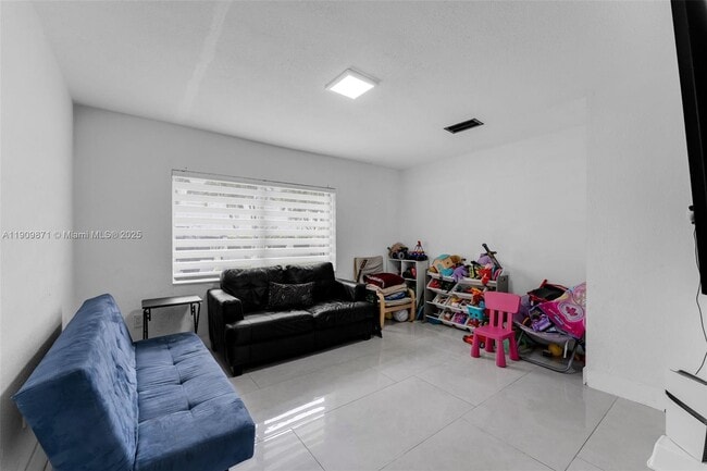 Building Photo - 551 SW 127th Ave