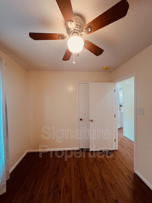 Building Photo - 1805 Maplewood Ave