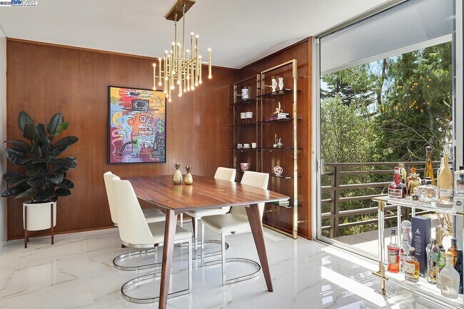 Building Photo - 6624 Saroni Dr