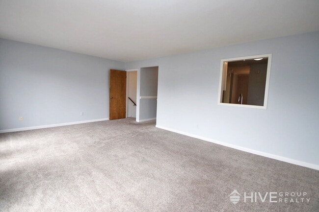 Building Photo - 3-Bedroom, 2.5-Bath Townhouse with Finishe...
