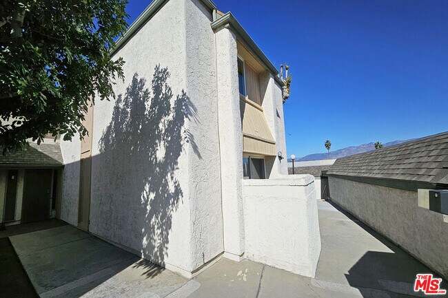 Building Photo - 126 Casuda Canyon Dr