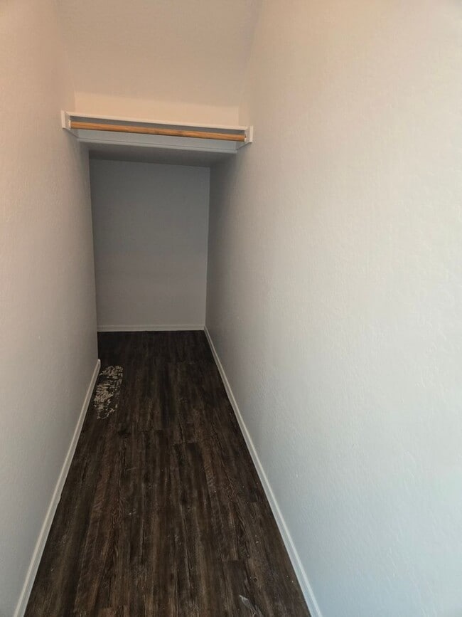 Building Photo - Spacious 4 bed, 3 full bath home in New Ri...