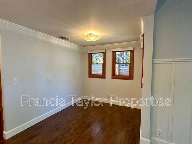 Building Photo - 441 E 7th Ave