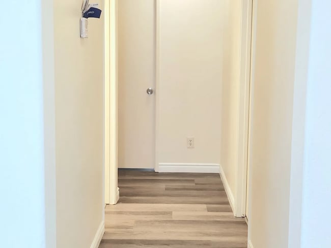 Building Photo - One story home featuring open floor plan