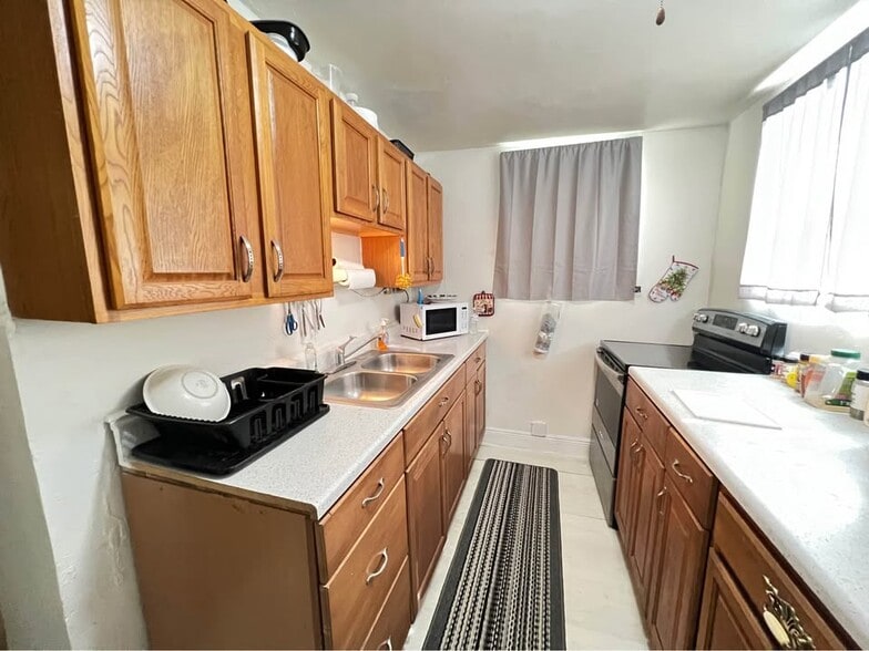 Building Photo - 1537 SW 44th Ave