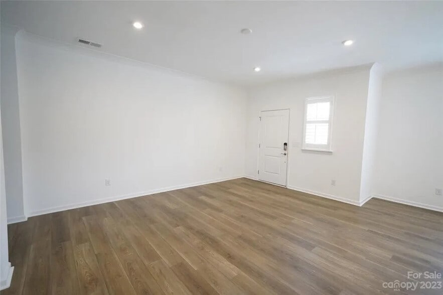 Building Photo - Room in Townhome on Lani Dr