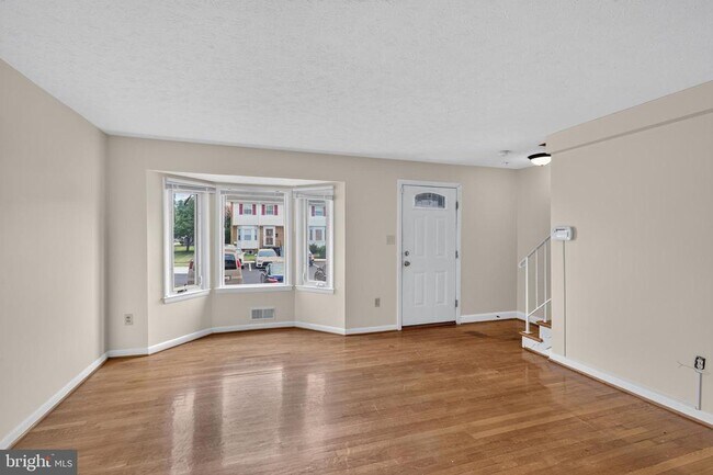 Building Photo - 2931 Sunset Ln