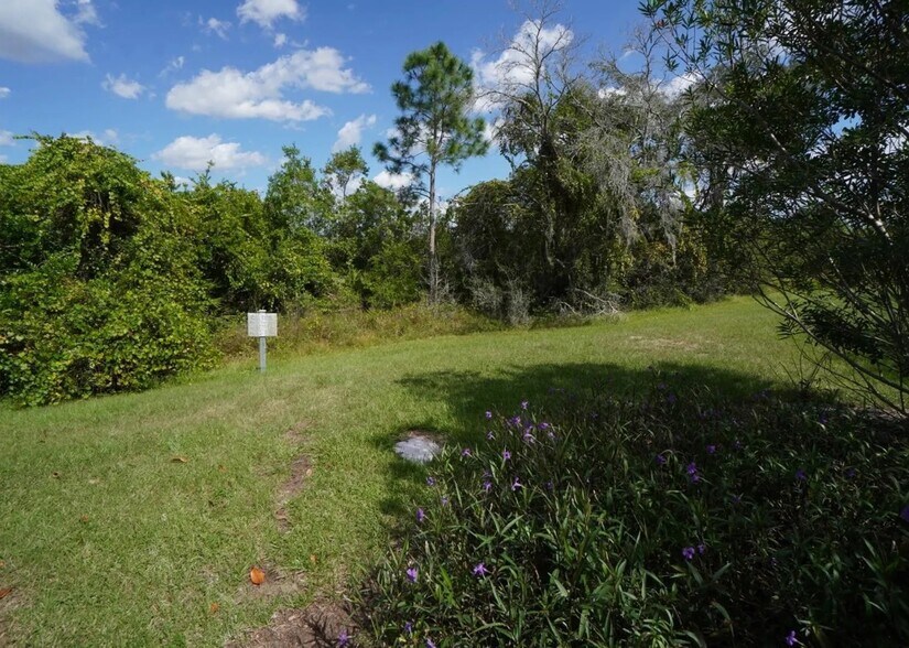 Building Photo - 510 Captiva Dr