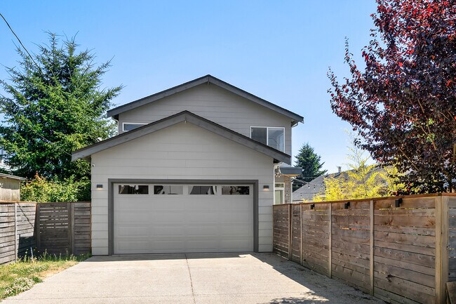 Building Photo - 7513 11th Ave SW