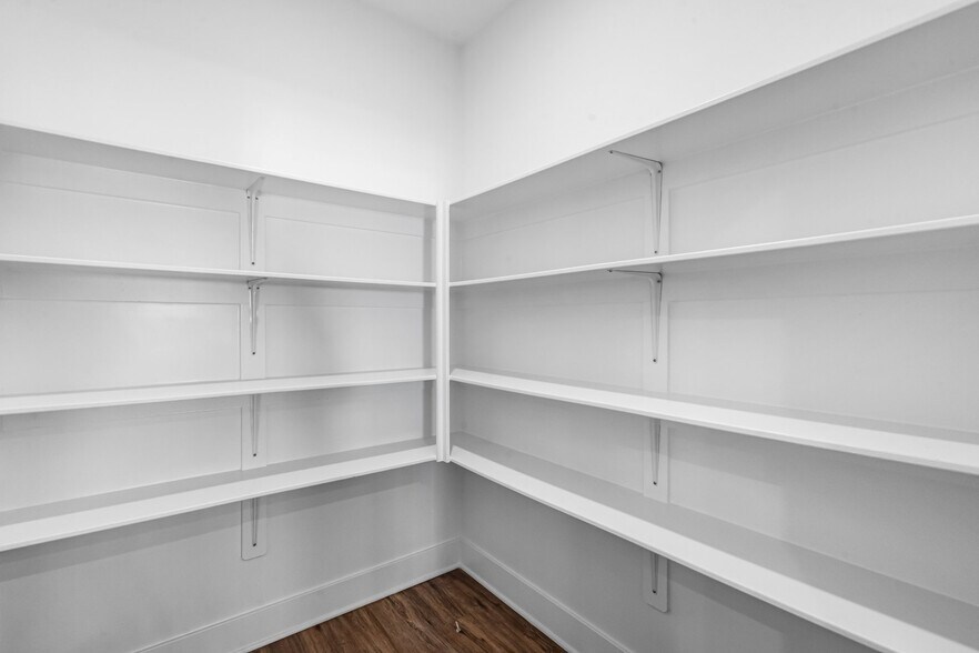 Building Photo - 145 Vast View Wy