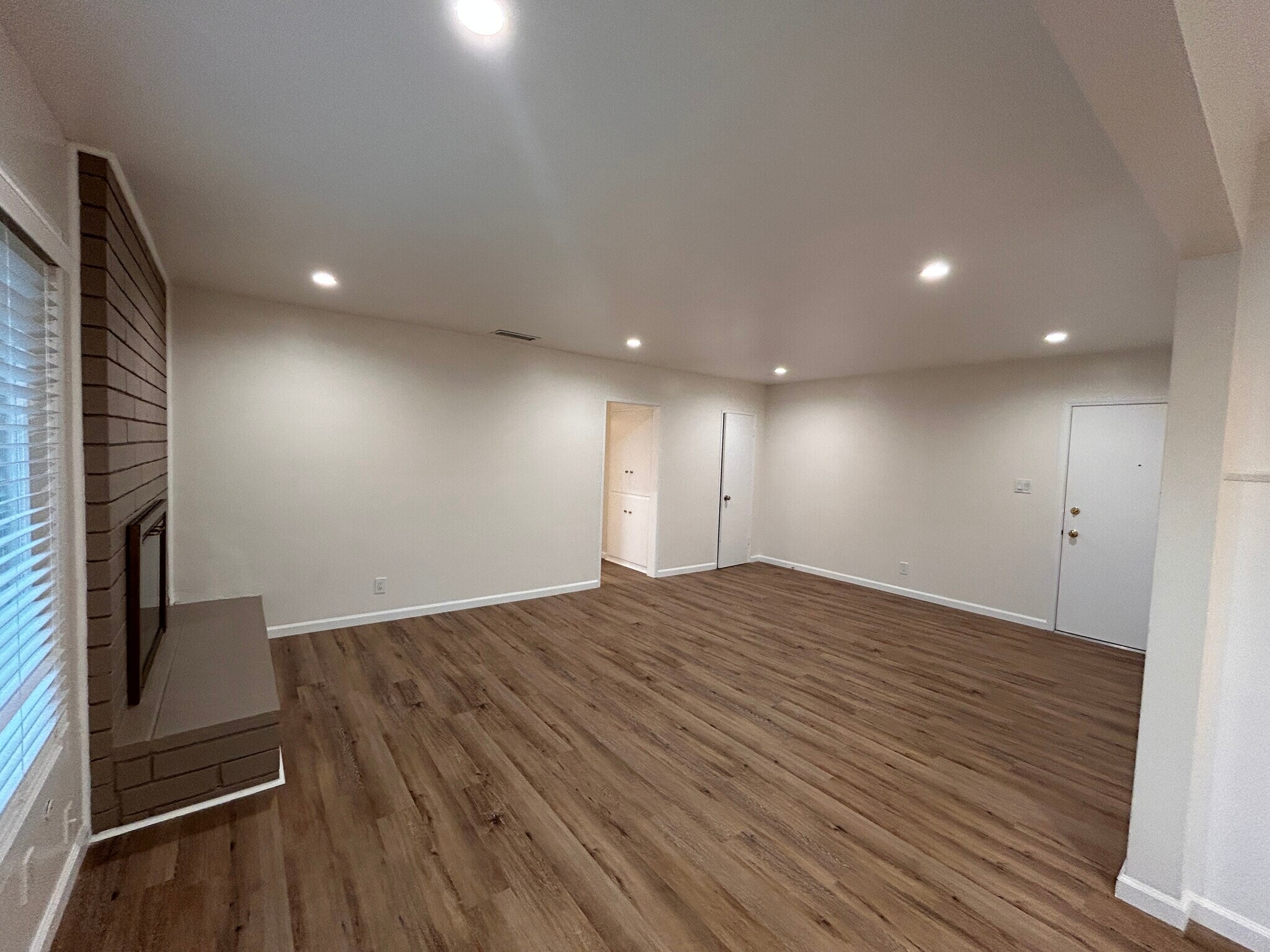 Building Photo - 701 S Osage Ave