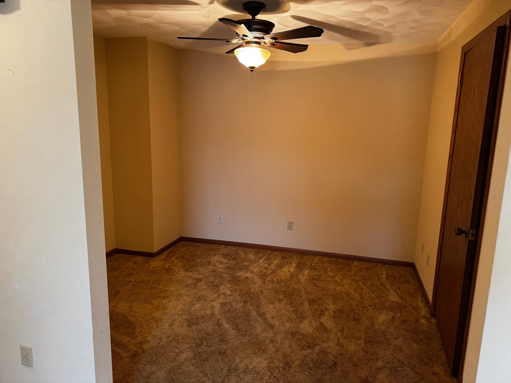 Building Photo - 1917 Hartle Ave